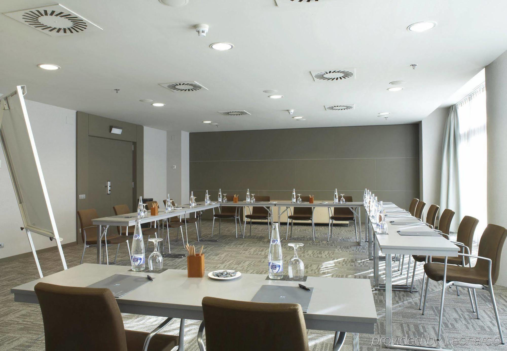 Ac Hotel Som By Marriott Οσπιταλέτ ντε Λιοβρεγάτ Επιχειρήσεις φωτογραφία